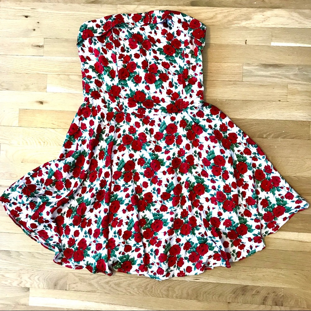 Rose strapless dress